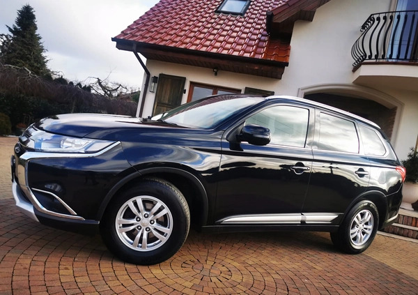 Mitsubishi Outlander cena 59900 przebieg: 138000, rok produkcji 2016 z Halinów małe 211